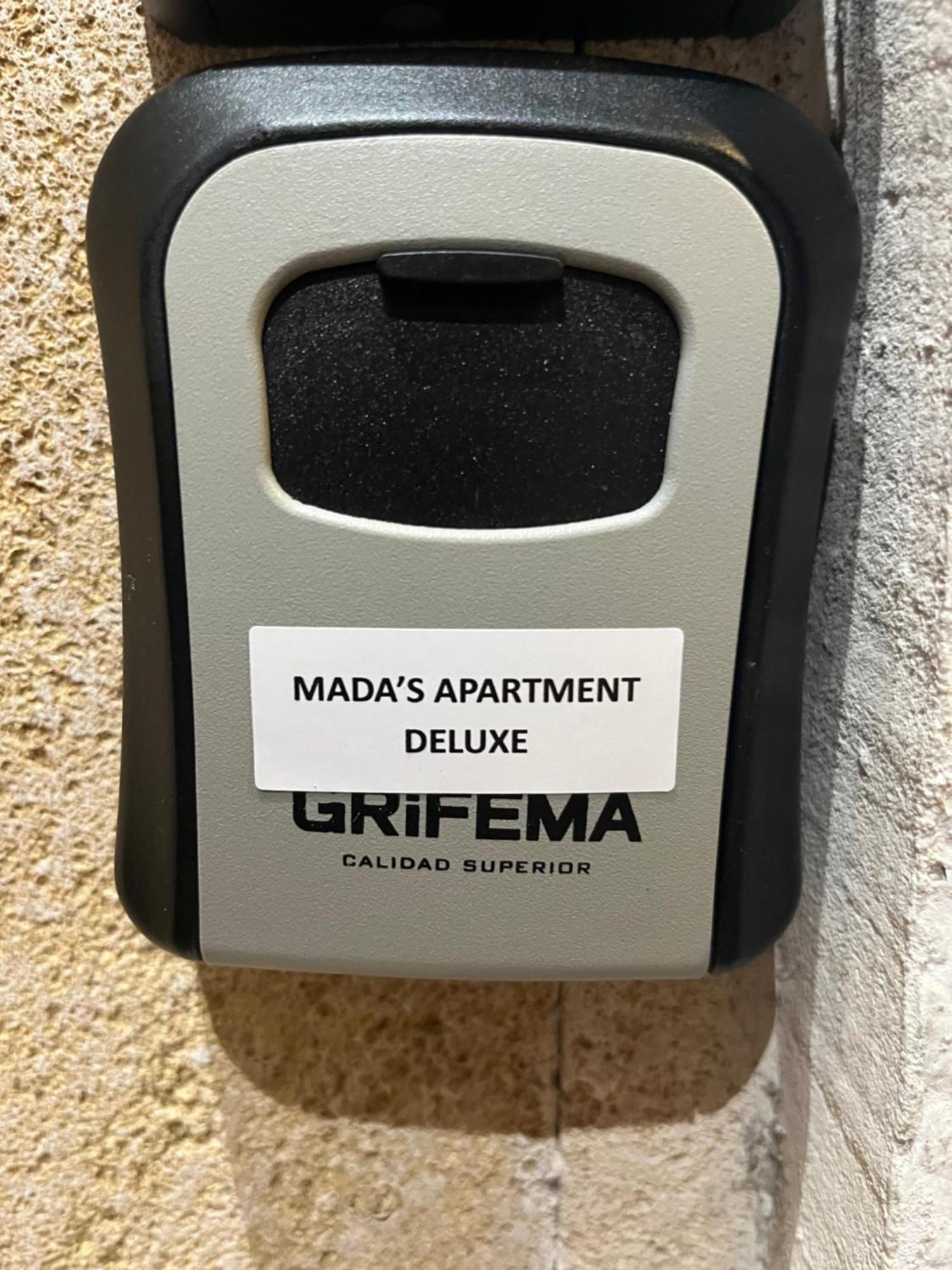 Mada'S Apartment Deluxe Bari Exterior photo